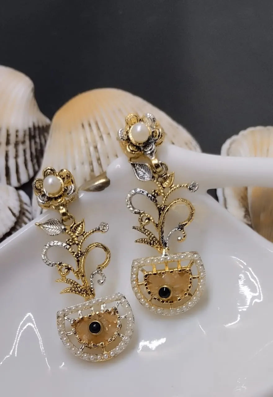 Crushed stone earrings