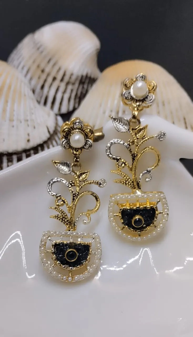 Crushed stone earrings