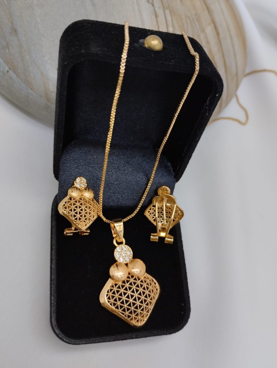 Gold plated locket set