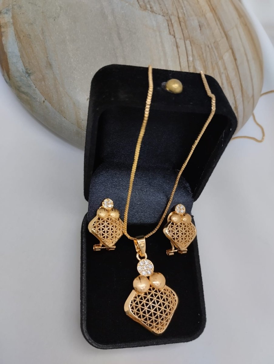 Gold plated locket set